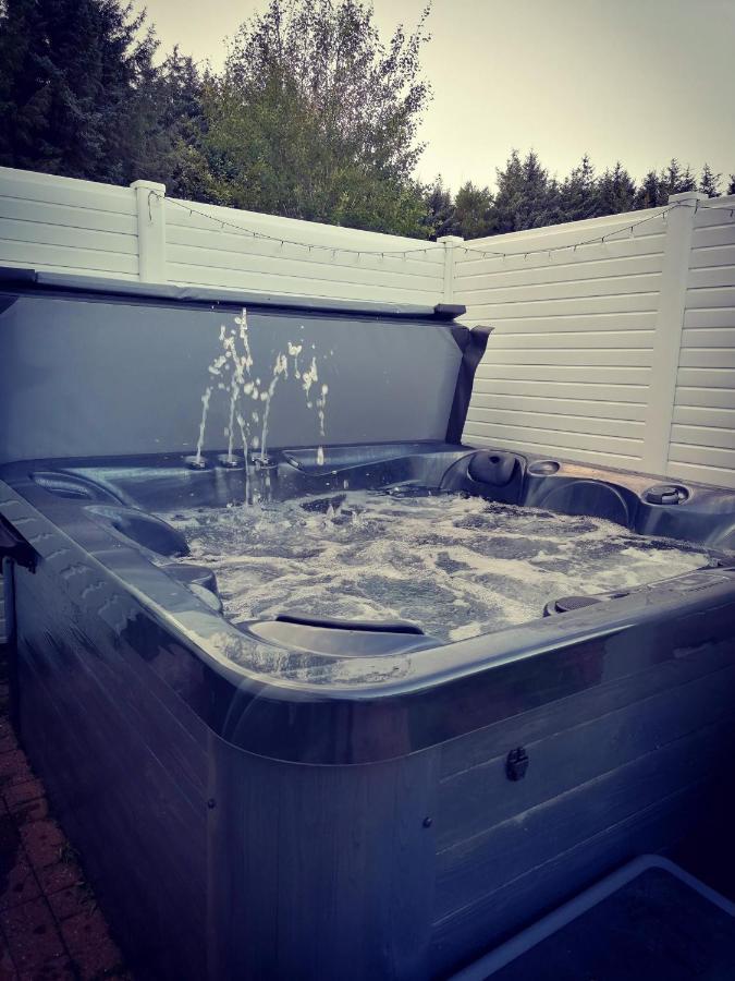 The Kalos Retreat - Hot Tub Lodge With Free 18 Hole Golf Course Swarland 外观 照片