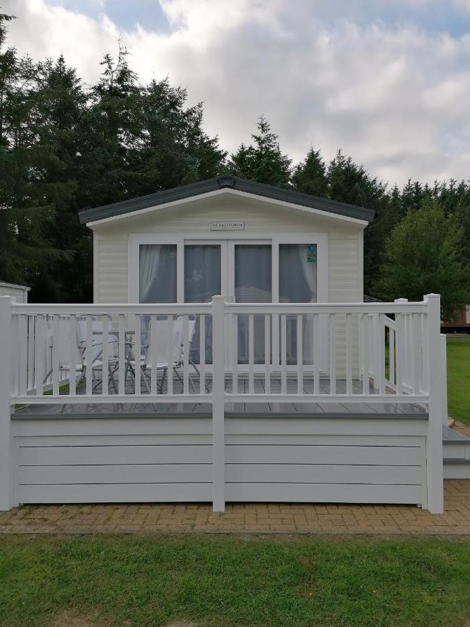 The Kalos Retreat - Hot Tub Lodge With Free 18 Hole Golf Course Swarland 外观 照片