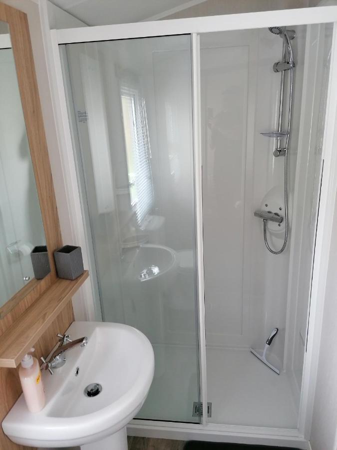 The Kalos Retreat - Hot Tub Lodge With Free 18 Hole Golf Course Swarland 外观 照片