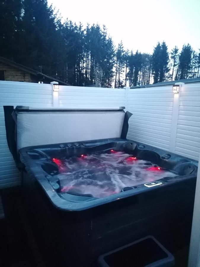 The Kalos Retreat - Hot Tub Lodge With Free 18 Hole Golf Course Swarland 外观 照片